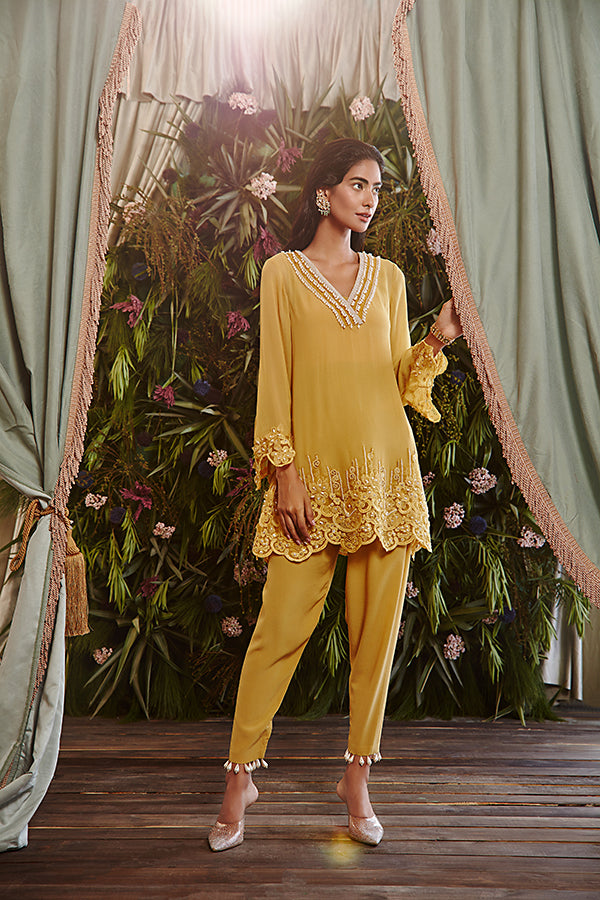 MELLOW YELLOW V-NECK EMBROIDERED KURTA SET